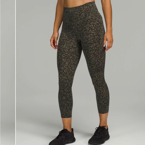 Lululemon Base Pace High-Rise Crop 23" Intertwined Camo Medium Olive size 6 - Picture 2 of 7